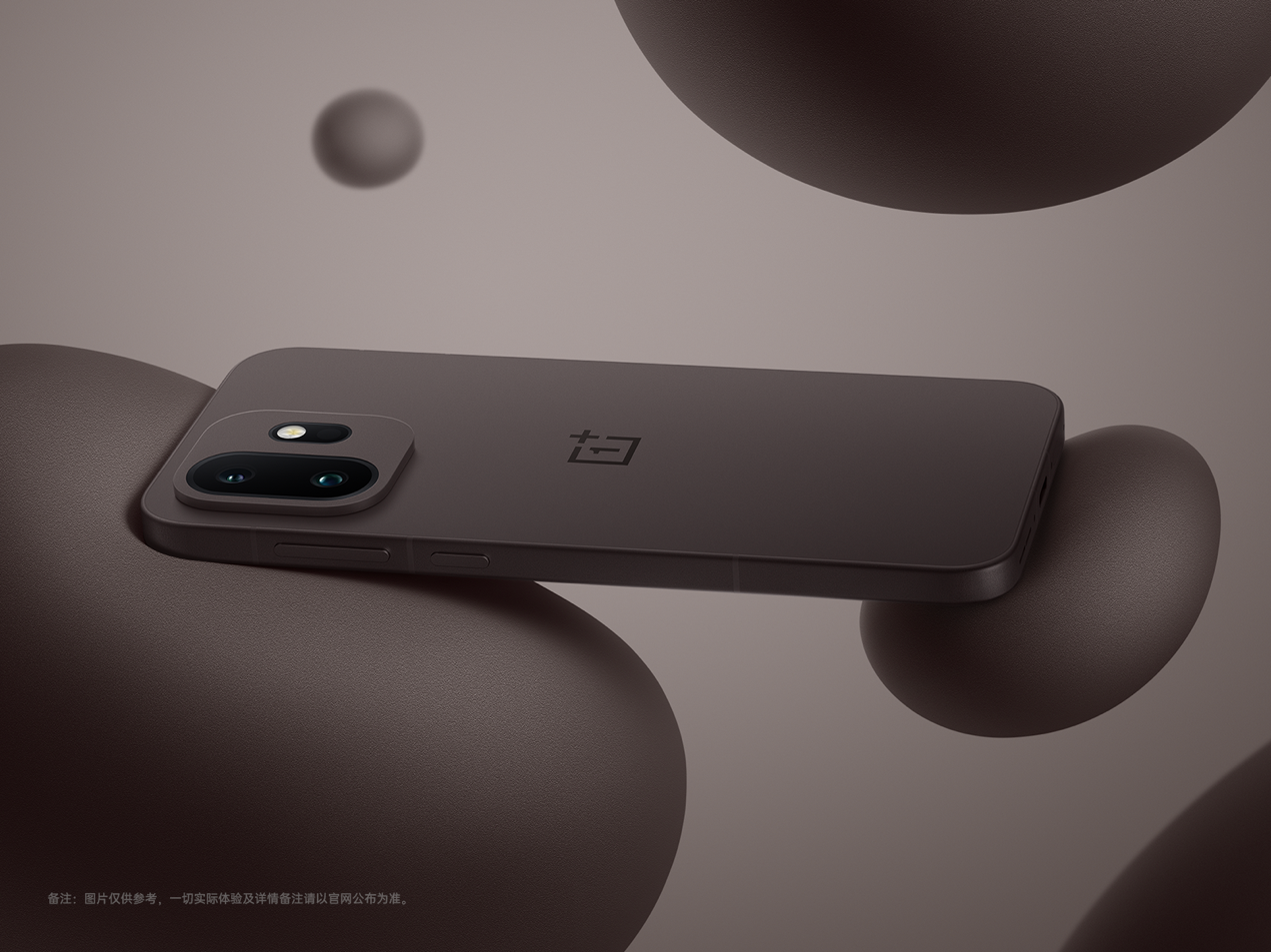 桌子上的游戏手柄
AI 生成的内容可能不正确。